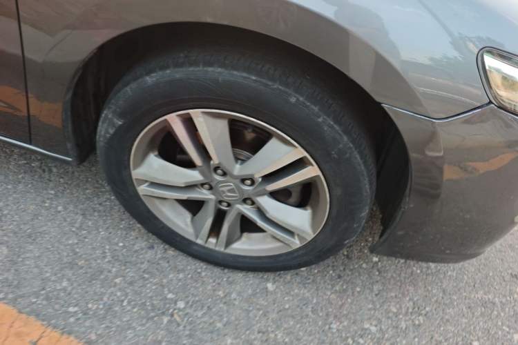 Used Honda Odyssey 2009 2.4L Luxury Edition Right Front Wheel Hub