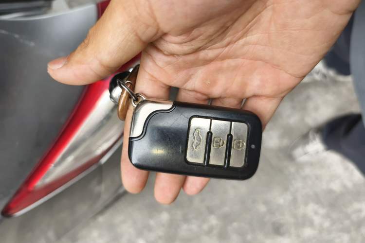 Used Honda Odyssey 2009 2.4L Comfort Edition Vehicle Key