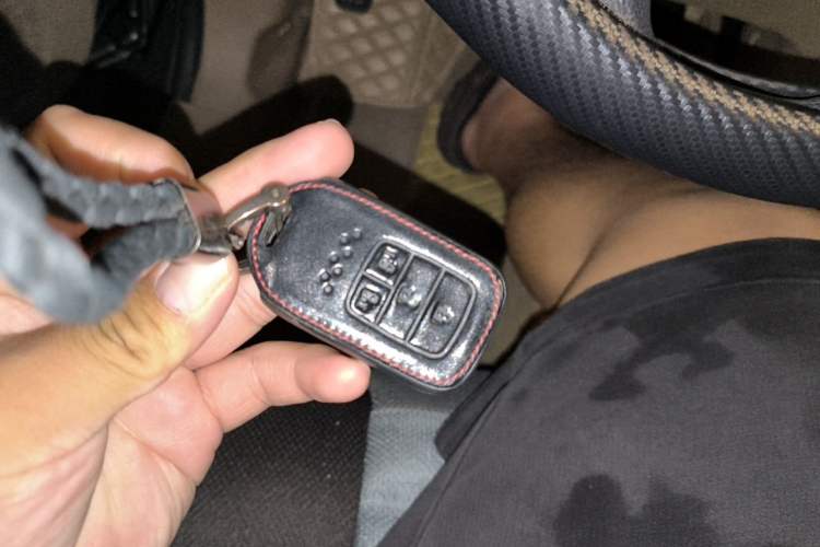 Used Honda Odyssey 2009 2.4L Comfort Edition Vehicle Key