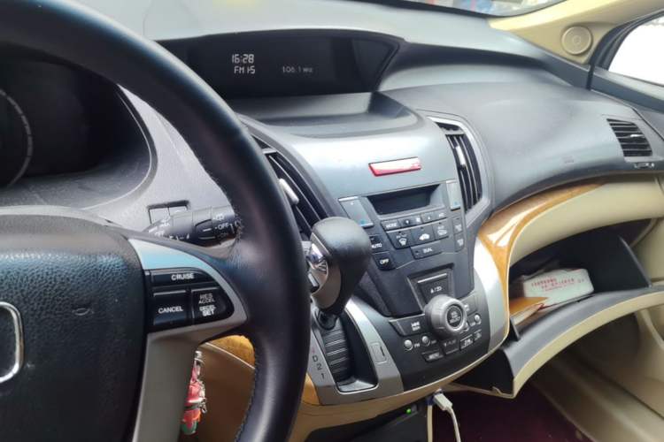 Used Honda Odyssey 2009 2.4L Luxury Edition Audio And AC Panel