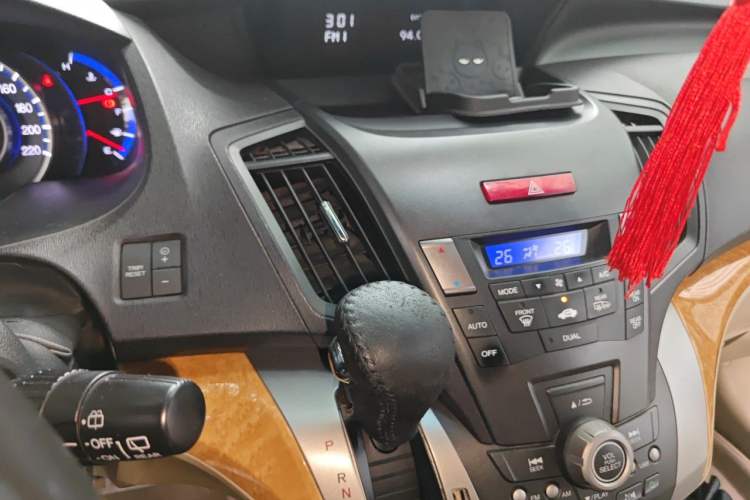 Used Honda Odyssey 2009 2.4L Luxury Edition Audio And AC Panel