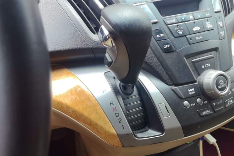 Used Honda Odyssey 2009 2.4L Luxury Edition Gear Lever