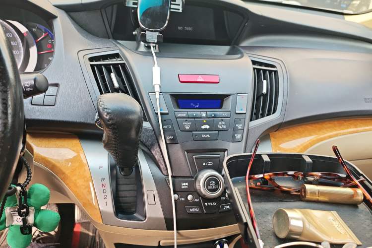 Used Honda Odyssey 2009 2.4L Luxury Edition Audio And AC Panel
