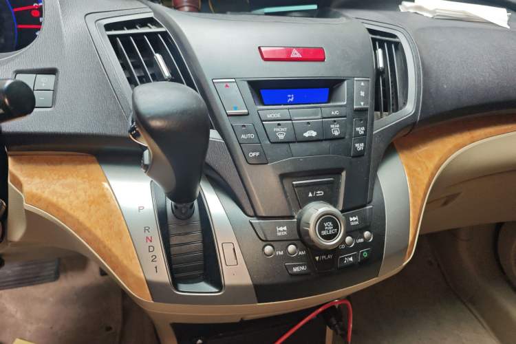 Used Honda Odyssey 2009 2.4L Comfort Edition Gear Lever