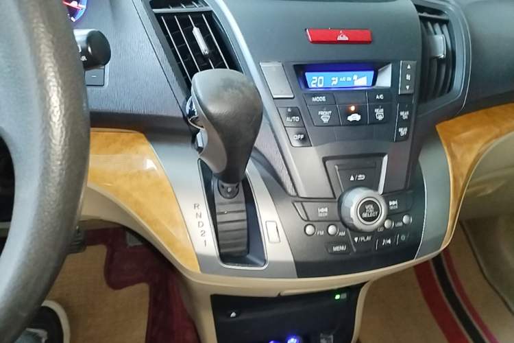 Used Honda Odyssey 2009 2.4L Comfort Edition Gear Lever