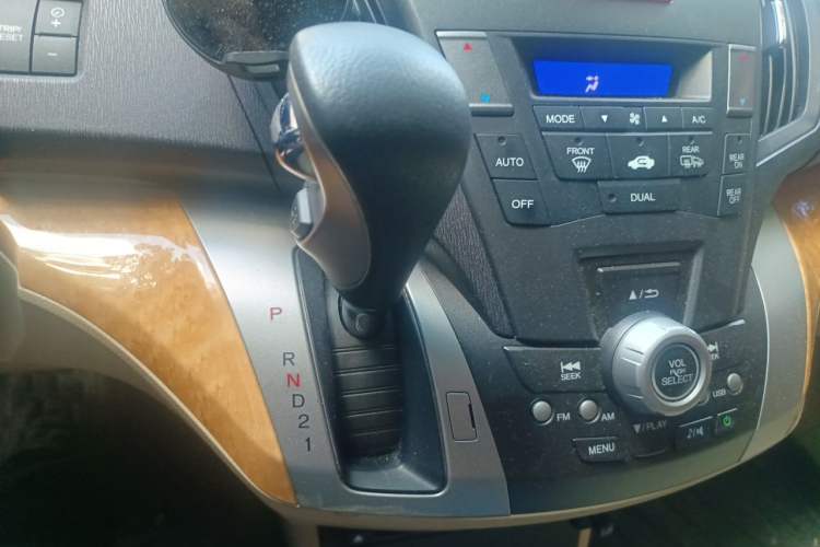 Used Honda Odyssey 2009 2.4L Luxury Edition Gear Lever