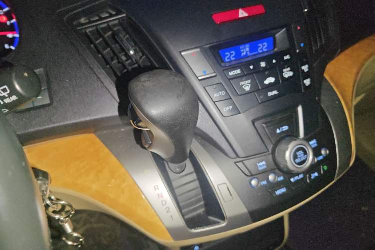 Used Honda Odyssey 2009 2.4L Luxury Edition Gear Lever