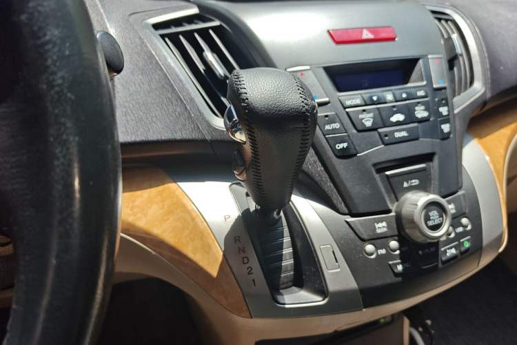 Used Honda Odyssey 2009 2.4L Luxury Edition Gear Lever