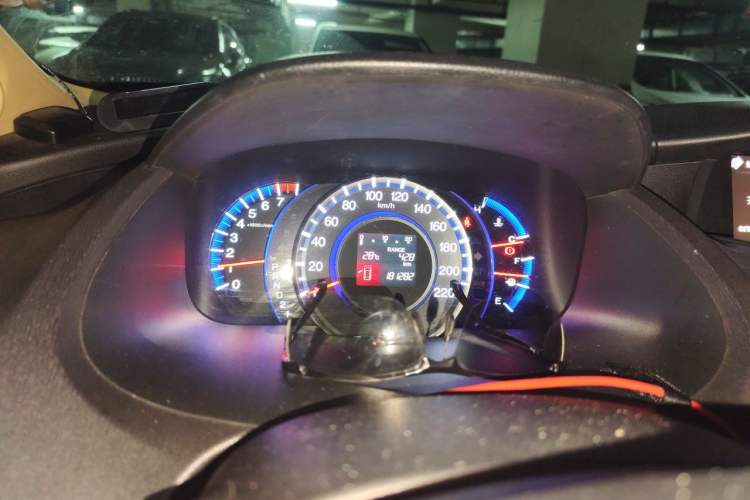 Used Honda Odyssey 2009 2.4L Luxury Edition Odometer Close Up