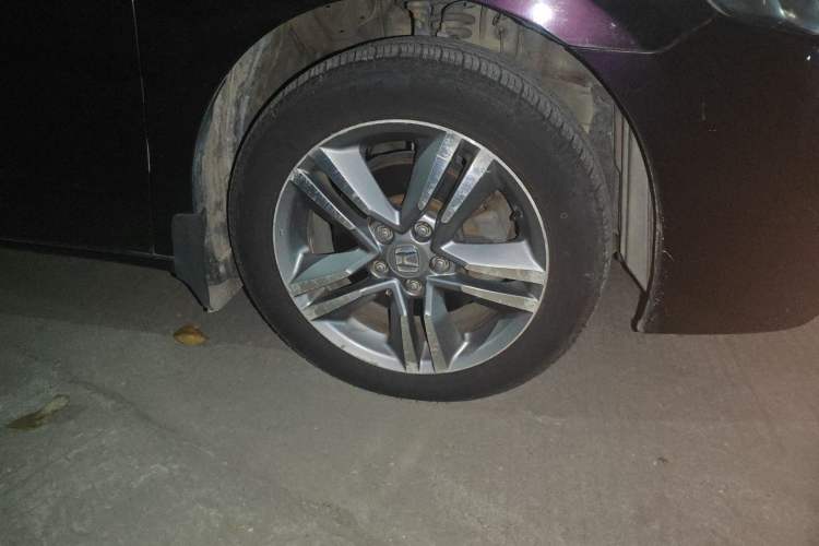 Used Honda Odyssey 2009 2.4L Luxury Edition Right Front Wheel Hub