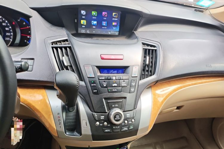 Used Honda Odyssey 2009 2.4L Luxury Edition Audio And AC Panel