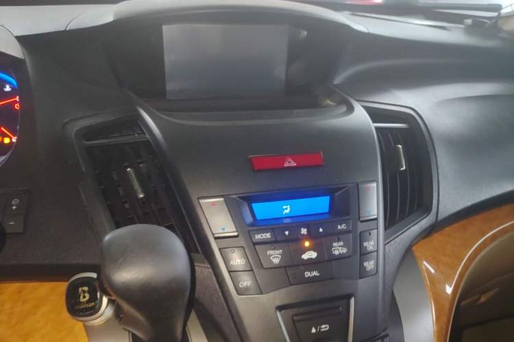 Used Honda Odyssey 2009 2.4L Luxury Edition Audio And AC Panel