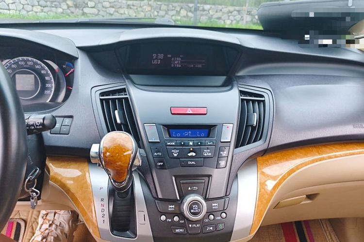 Used Honda Odyssey 2009 2.4L Luxury Edition Audio And AC Panel