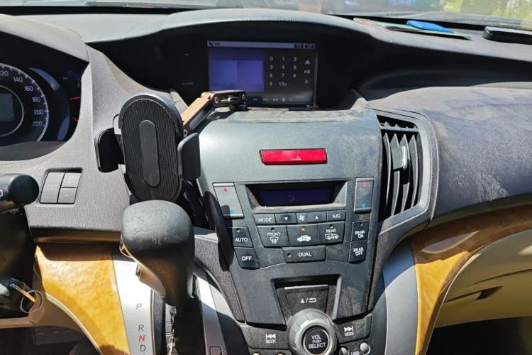 Used Honda Odyssey 2009 2.4L Luxury Edition Audio And AC Panel