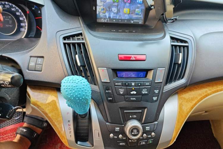 Used Honda Odyssey 2009 2.4L Luxury Edition Audio And AC Panel