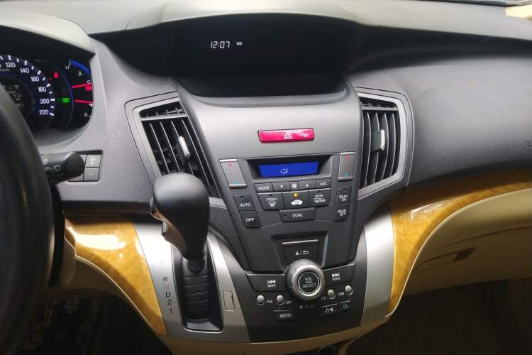 Used Honda Odyssey 2009 2.4L Luxury Edition Audio And AC Panel