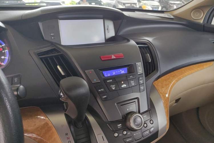 Used Honda Odyssey 2009 2.4L Comfort Edition Audio And AC Panel
