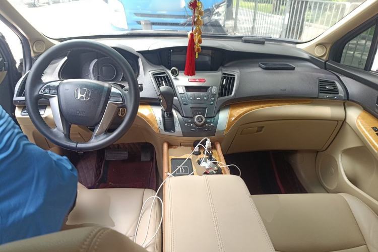 Used Honda Odyssey 2009 2.4L Comfort Edition Center Console