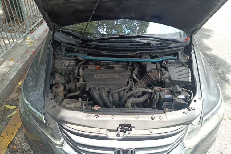 Used Honda Odyssey 2009 2.4L Comfort Edition Engine Bay