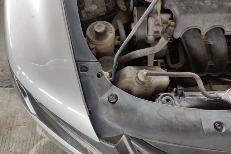 Used Honda Odyssey 2009 2.4L Comfort Edition Engine Bay Right