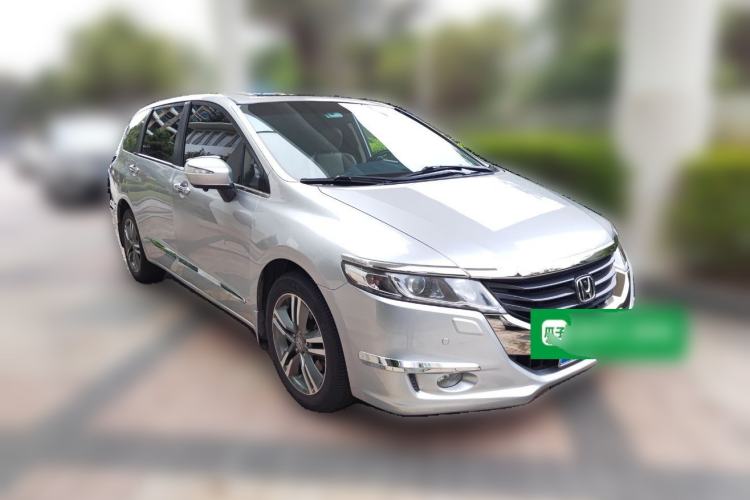 Used Honda Odyssey 2009 2.4L Leading Edition Front Right 45 Deg