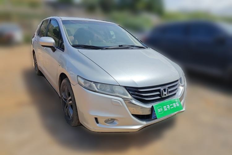 Used Honda Odyssey 2009 2.4L Luxury Edition Front Right 45 Deg