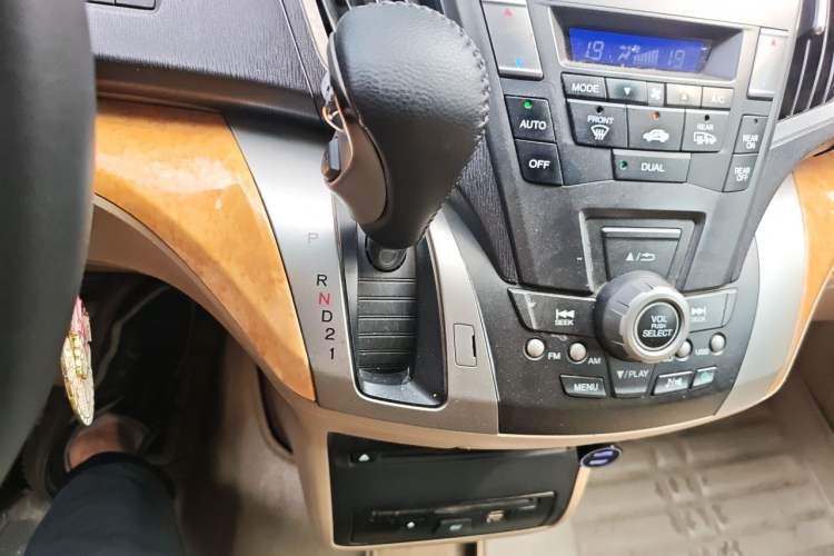 Used Honda Odyssey 2009 2.4L Luxury Edition Gear Lever