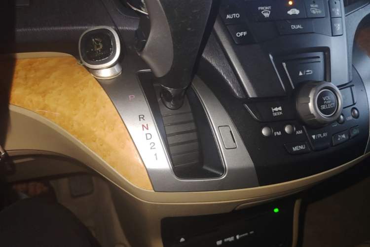Used Honda Odyssey 2009 2.4L Luxury Edition Gear Lever