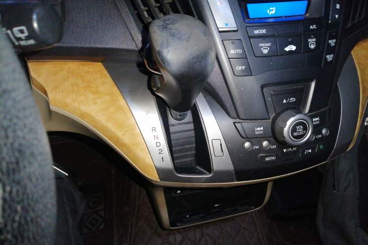 Used Honda Odyssey 2009 2.4L Comfort Edition Gear Lever