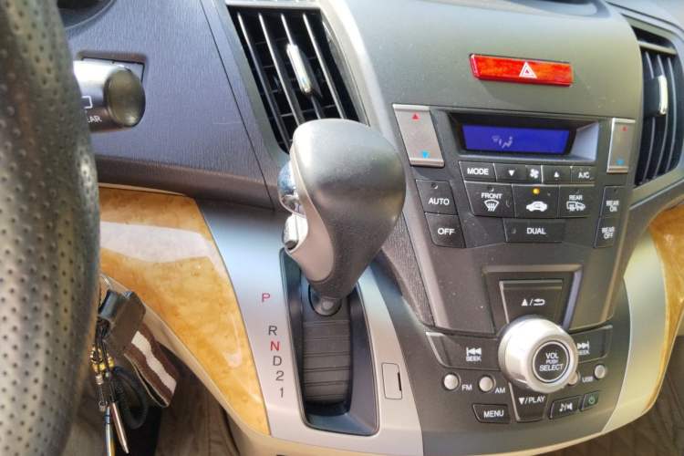 Used Honda Odyssey 2009 2.4L Luxury Edition Gear Lever
