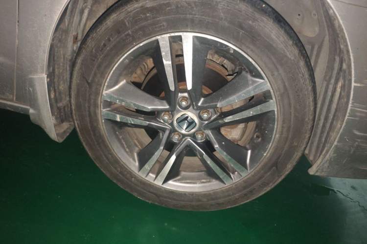 Used Honda Odyssey 2009 2.4L Comfort Edition Right Front Wheel Hub