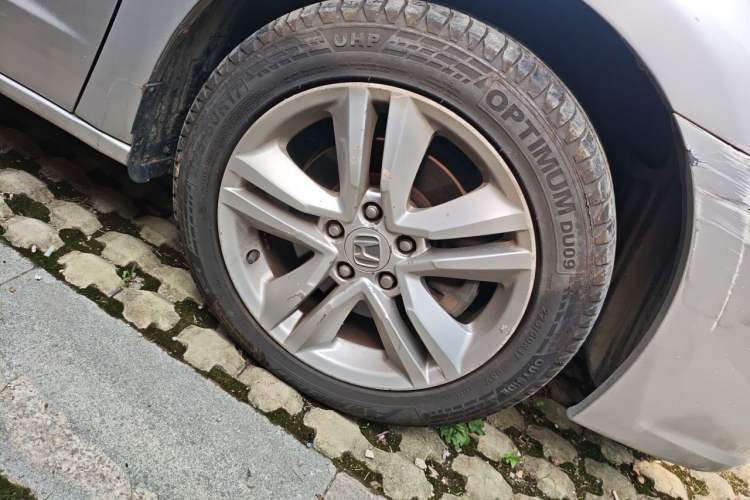 Used Honda Odyssey 2009 2.4L Luxury Edition Right Front Wheel Hub