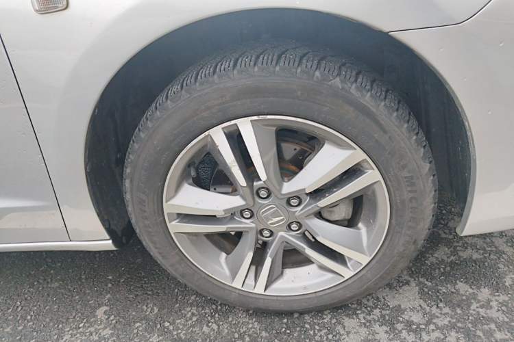 Used Honda Odyssey 2009 2.4L Luxury Edition Right Front Wheel Hub