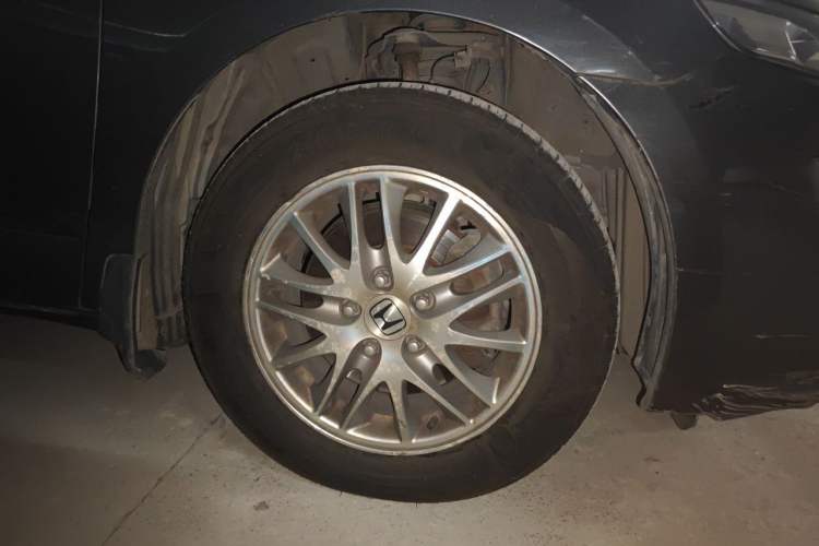 Used Honda Odyssey 2009 2.4L Comfort Edition Right Front Wheel Hub