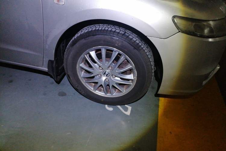 Used Honda Odyssey 2009 2.4L Comfort Edition Right Front Wheel Hub