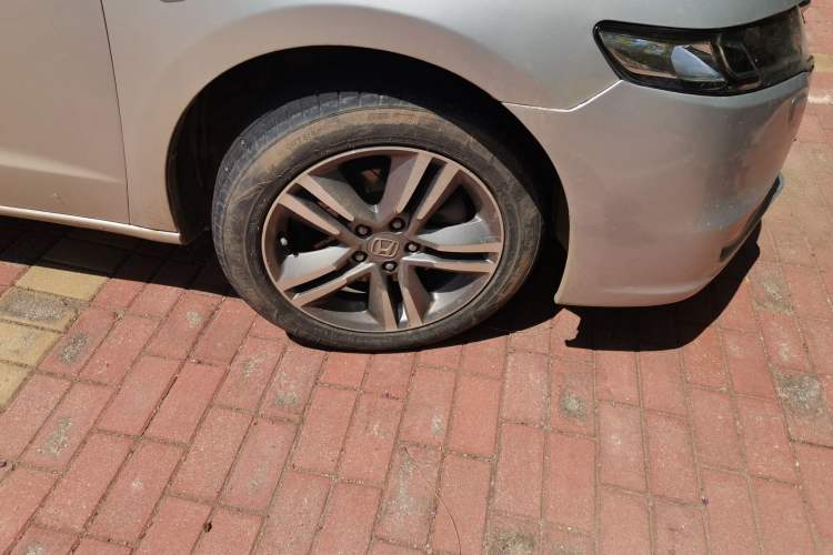 Used Honda Odyssey 2009 2.4L Comfort Edition Right Front Wheel Hub