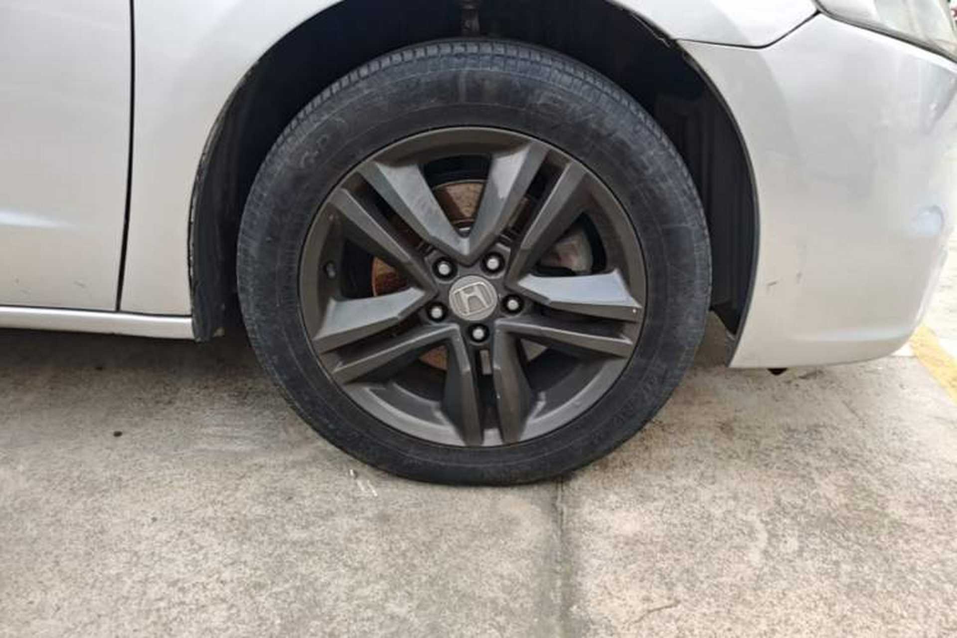 Used Honda Odyssey 2009 2.4L Luxury Edition Right Front Wheel Hub
