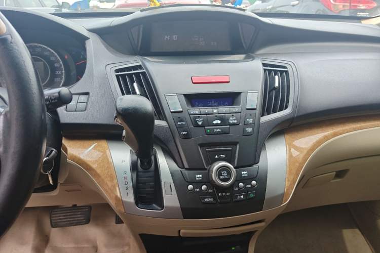 Used Honda Odyssey 2009 2.4L Luxury Edition Audio And AC Panel
