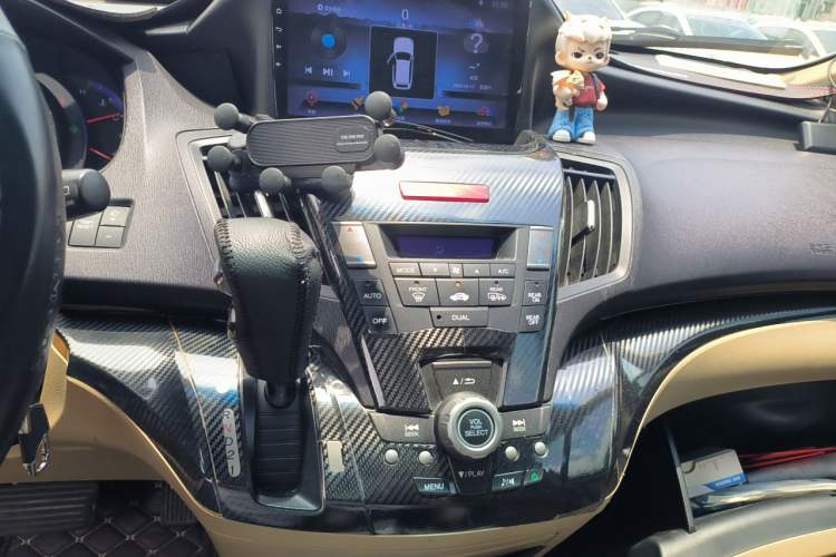 Used Honda Odyssey 2009 2.4L Luxury Edition Audio And AC Panel
