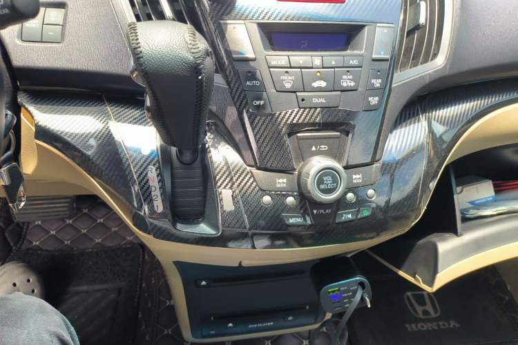 Used Honda Odyssey 2009 2.4L Luxury Edition Gear Lever