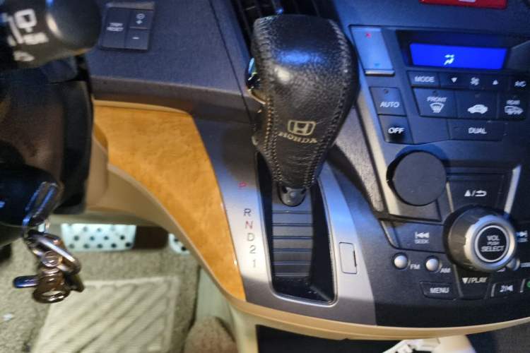 Used Honda Odyssey 2009 2.4L Luxury Edition Gear Lever