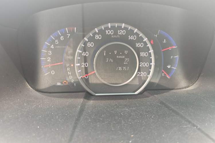 Used Honda Odyssey 2009 2.4L Luxury Edition Odometer Close Up