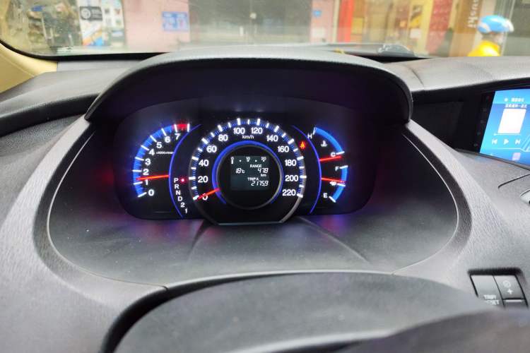 Used Honda Odyssey 2009 2.4L Luxury Edition Odometer Close Up