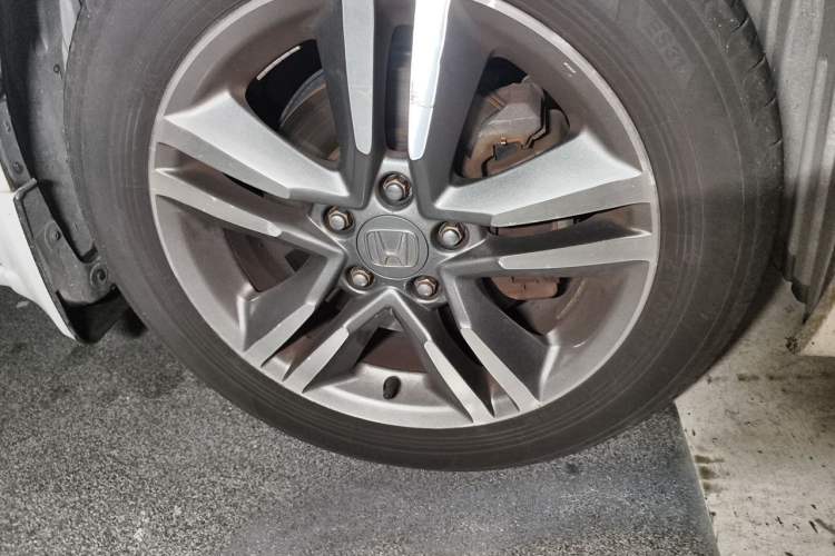 Used Honda Odyssey 2009 2.4L Luxury Edition Right Front Wheel Hub