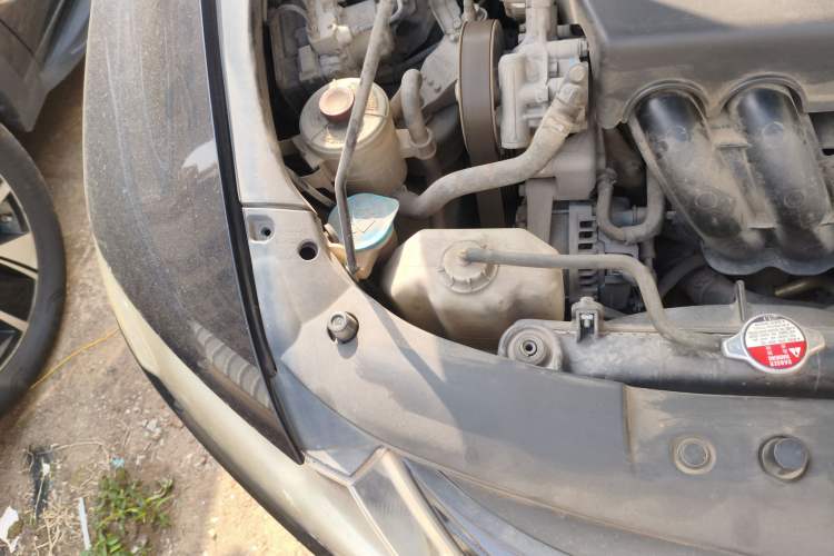 Used Honda Odyssey 2011 Jingxiu 2.4L Comfort Version Engine Bay Right