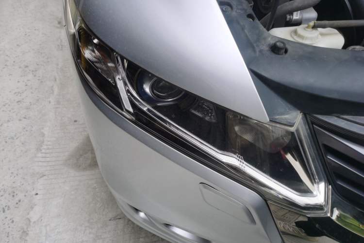 Used Honda Odyssey 2011 Jingxiu 2.4L Luxury Edition Right Front Headlight