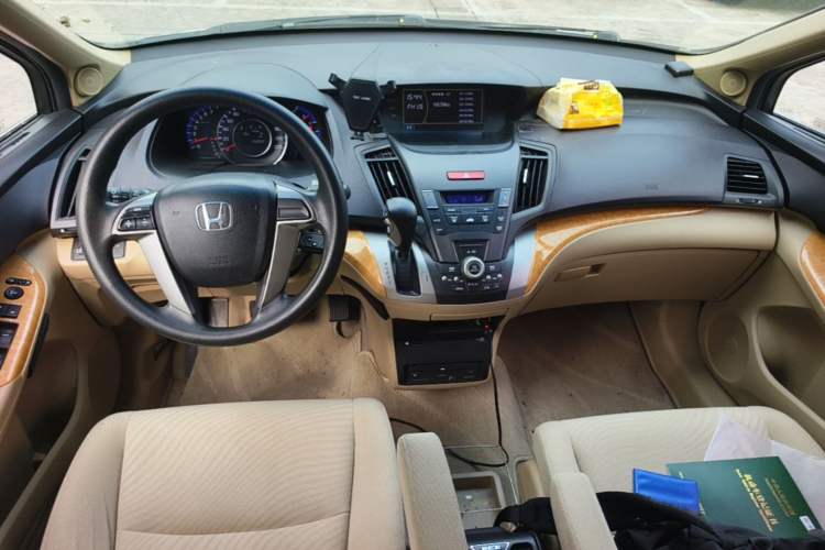 Used Honda Odyssey 2011 Jingxiu 2.4L Comfort Version Center Console