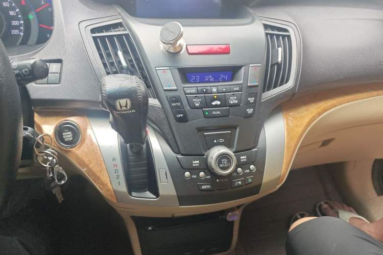 Used Honda Odyssey 2011 Jingxiu 2.4L Luxury Edition Audio And AC Panel