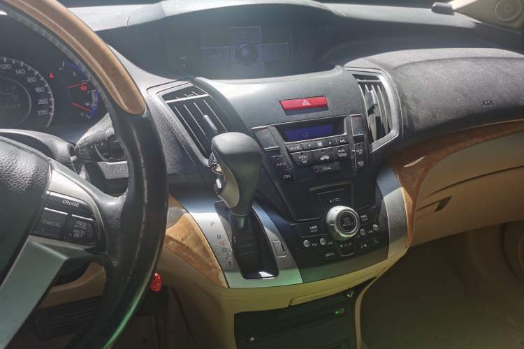 Used Honda Odyssey 2011 Jingxiu 2.4L Luxury Edition Audio And AC Panel