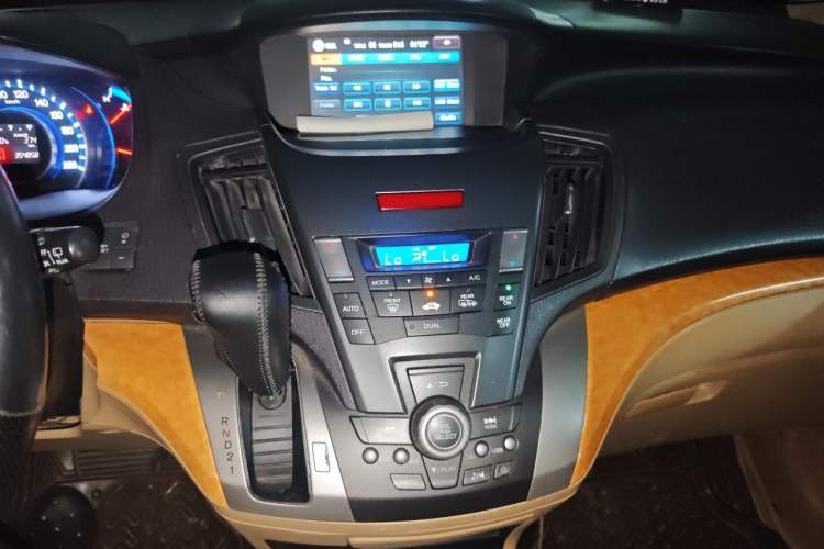 Used Honda Odyssey 2011 Jingxiu 2.4L Luxury Edition Audio And AC Panel